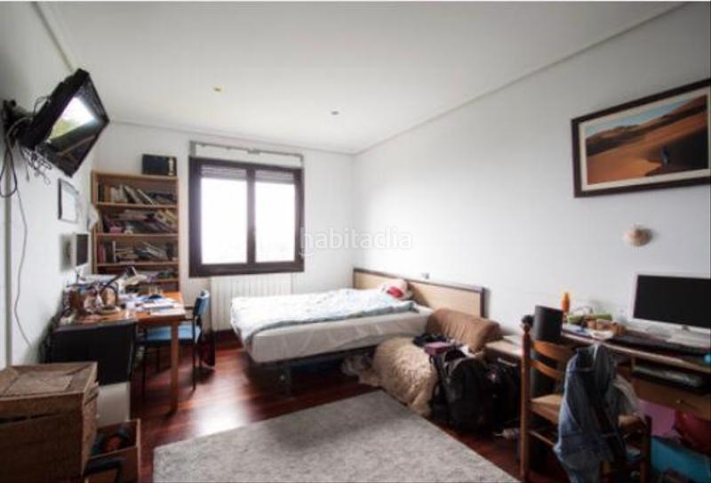 Foto 1a7332a0-d5c0-44dd-998b-efd4d6b2d4db. Casa pareada en Igeldo Donostia - San Sebastián