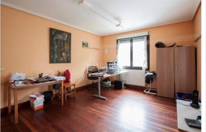 Foto 4dc00f2a-2c0a-4a2e-8aec-029f556bcf5e. Casa pareada en Igeldo Donostia - San Sebastián