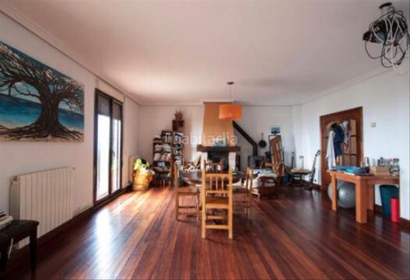 Foto 90b5f782-25d8-4309-87d5-c8d90623c296. Casa pareada en Igeldo Donostia - San Sebastián