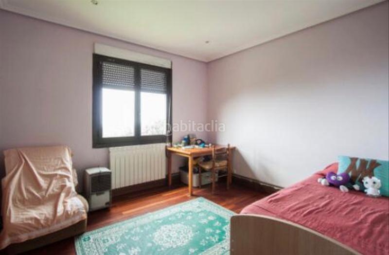 Foto befc354c-4c7c-46ef-b3d6-f6692a0f1bee. Casa pareada en Igeldo Donostia - San Sebastián