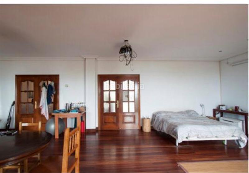 Foto c2d8d051-7615-4551-9b21-4996b2da0c5c. Casa pareada en Igeldo Donostia - San Sebastián