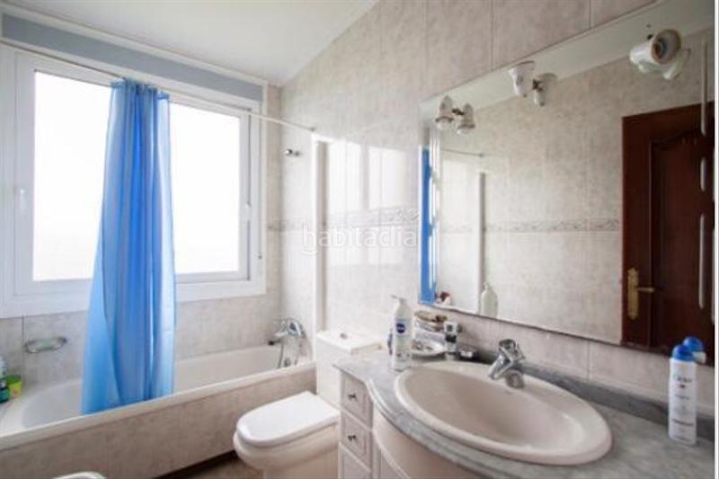 Foto de8f3e41-ded6-4f7a-889b-c1a2dba88b4c. Casa pareada en Igeldo Donostia - San Sebastián