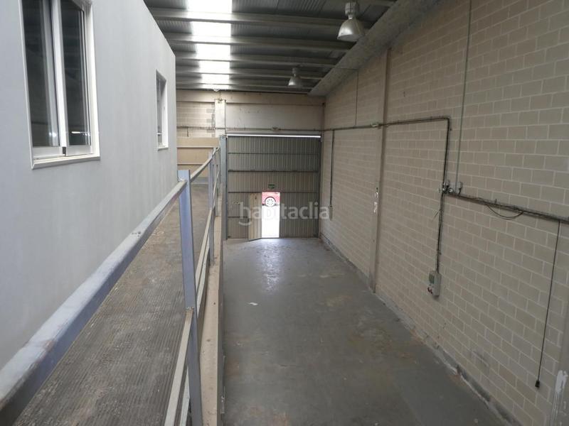 Foto 2c57e1ec-432d-4b38-b3cc-aee4cfd3096f. Bâtiment à usage industriel dans Centro Tudela