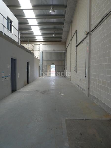Foto f7e9b9c0-59ac-4021-a016-36185d73b73e. Bâtiment à usage industriel dans Centro Tudela