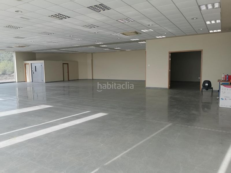 Foto b22a4dd2-77a9-4fbc-8f24-4a4683b67eae. Nave industrial en Valtierra