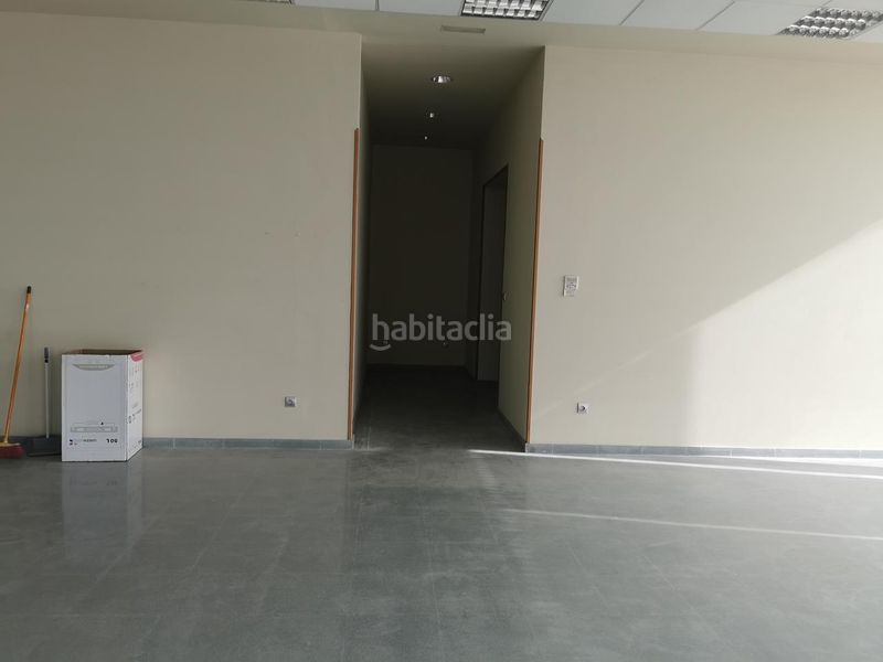 Foto b701ae3e-c166-4cc3-9e5f-dd8be418f655. Nave industrial en Valtierra