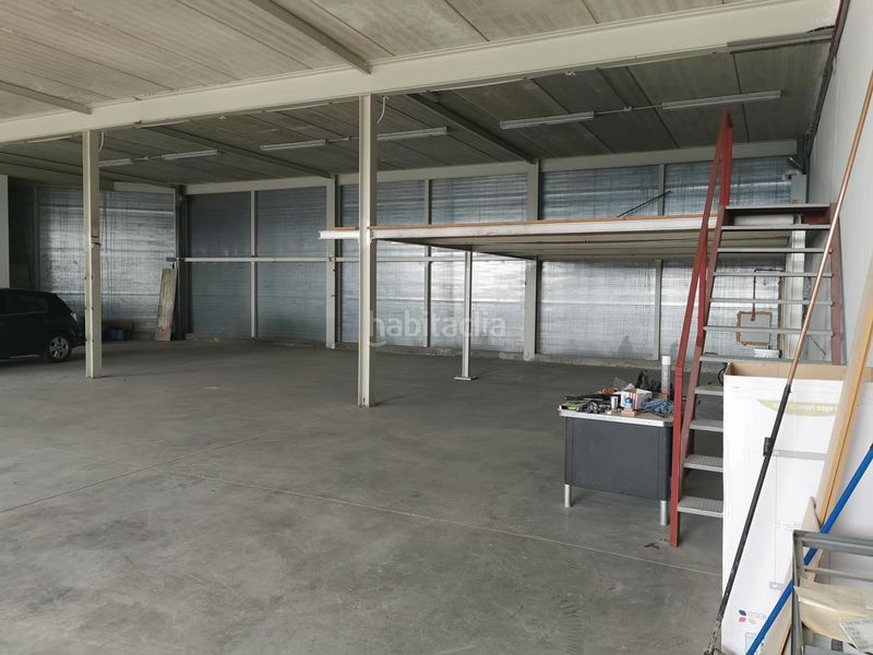 Foto c68478a6-ed8e-430d-8371-5125a242017c. Nave industrial en Valtierra