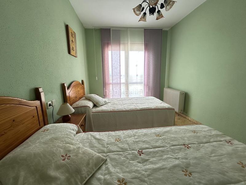 Foto aaba4011-8d1a-4e91-96af-d371e4b1b54a. Casa adossada amb calefacció a Cadreita