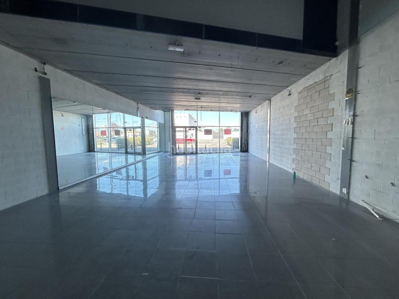 Foto bc7142aa-955c-452d-89d2-c3f7158ddd93. Business premise in Griseras - Gardachales Tudela