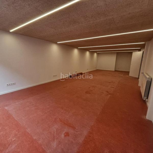 Foto c86041c0-a354-4e7f-a052-462ed2942f50. Alquiler local comercial espacio salas multiples en Pamplona / Iruña