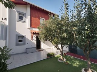 Casa  Rue d`aldapa. Se vende chalet adosado en rue de behobie hendaye con  garaje y