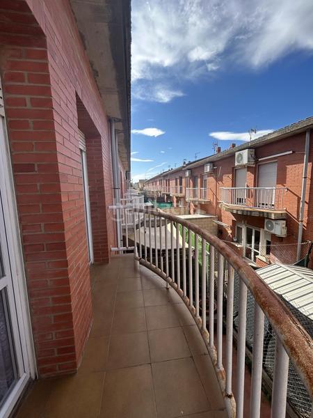 Foto 0267d818-ffcd-4947-8ab8-e287fbc5a595. Haus mit heizung parking in Castejón