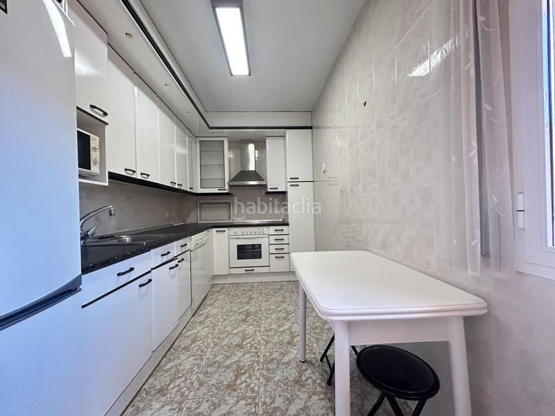 Foto 2842651c-909a-497d-aee6-53f6a0444efa. Haus mit heizung parking in Castejón