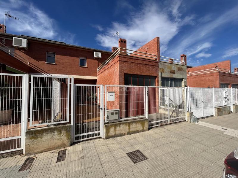 Foto 36dc0acc-4126-4d3b-8a85-793026efbf7e. Haus mit heizung parking in Castejón