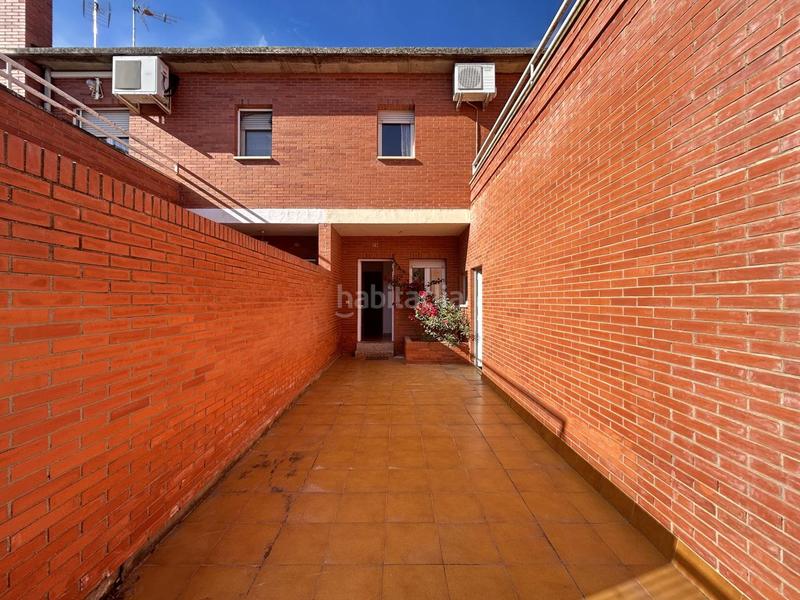 Foto e77ccd97-4420-4394-a508-98f428bf15c2. Haus mit heizung parking in Castejón