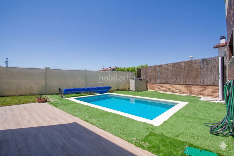 Foto 24e527ae-549c-4f83-9a3f-d0b31f592b4c. Casa aparellada amb calefacció aparcament piscina a Iza
