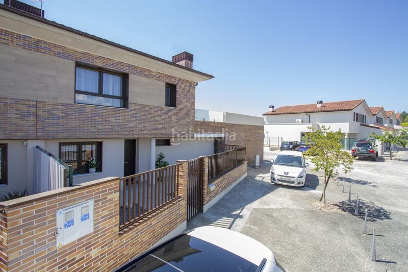 Foto 431298ae-ba8f-4956-9079-97aeca6988d5. Casa aparellada amb calefacció aparcament piscina a Iza