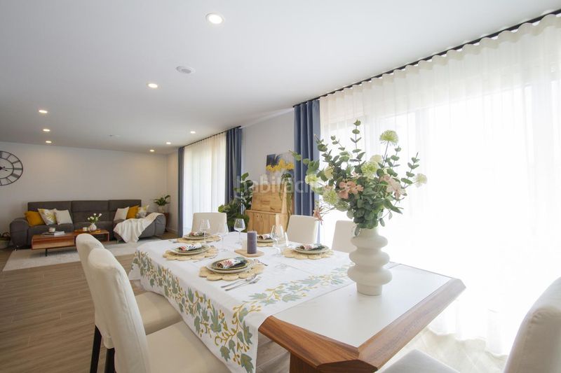 Foto 54bec603-1559-4112-a733-8affd40d93b1. Casa aparellada amb calefacció aparcament piscina a Iza