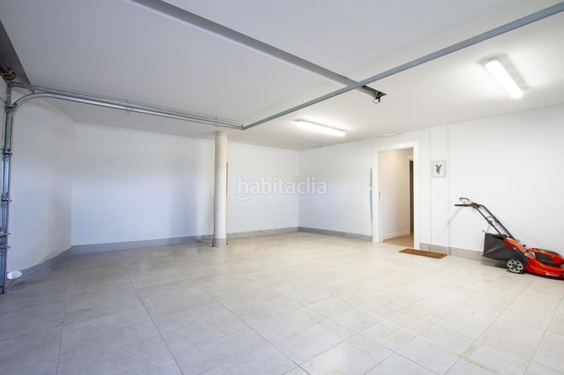 Foto 9a29503a-e421-46c5-9bb4-f99fc11ff098. Casa aparellada amb calefacció aparcament piscina a Iza