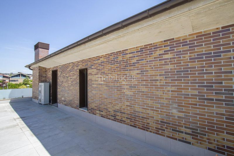 Foto c2b9ef2c-7103-4f40-a3f3-83ade4694bf6. Casa aparellada amb calefacció aparcament piscina a Iza