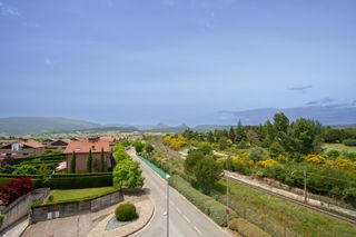 Penthouse  Larrache. Exclusivo ático con vistas al campo de golf en zuasti, navarra