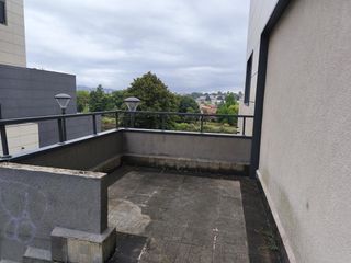 Local Comercial  Dario de regoyos kalea. Local de 94m con posibilidad de cambio de uso a vivienda
