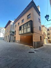 Casa  Calle magallón. Unifamiliar, tudela