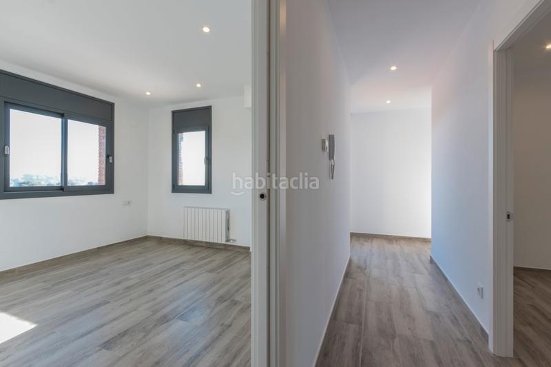 Foto 022d3667-5315-4624-aecc-c2038c68887e. Casa adosada espléndida casa adosada con amplios espacios y terraza solarium en Rubí