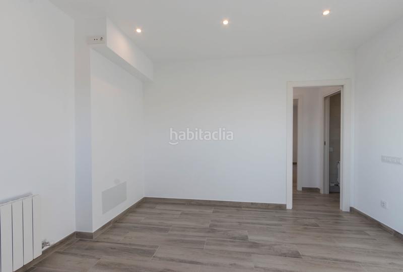 Foto 44735f99-7e26-4d3f-91eb-0ee2e370d6c1. Casa adosada espléndida casa adosada con amplios espacios y terraza solarium en Rubí