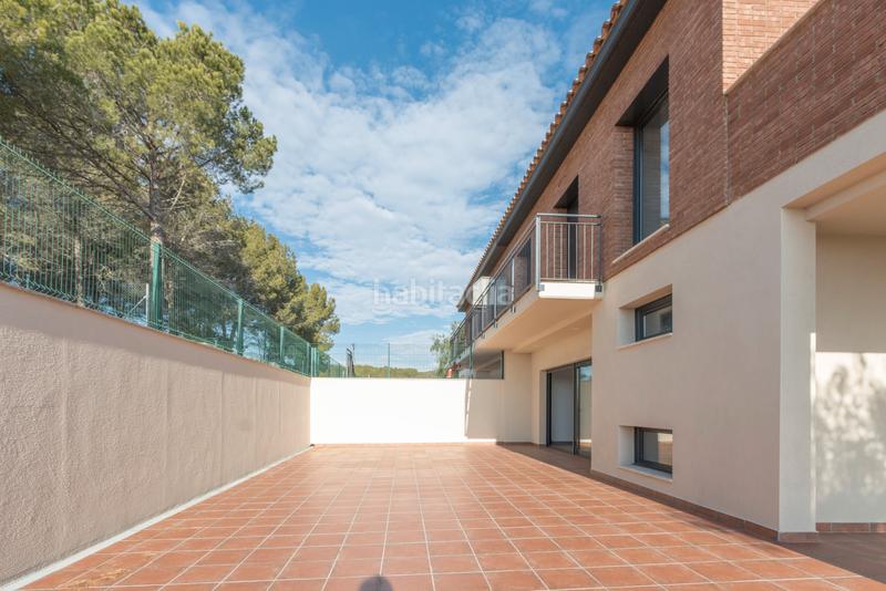 Foto 8550262a-acbe-427e-941f-80b508d7013b. Casa adosada espléndida casa adosada con amplios espacios y terraza solarium en Rubí