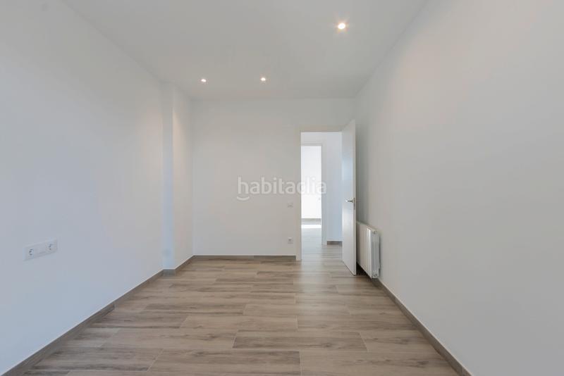 Foto ec35713e-0841-4716-8979-909d229a0bd3. Casa adosada espléndida casa adosada con amplios espacios y terraza solarium en Rubí