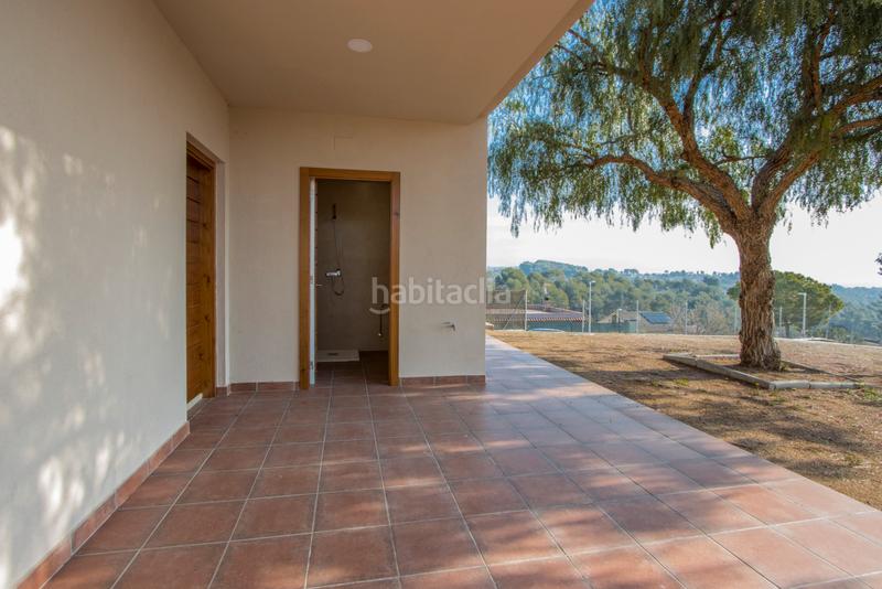 Foto fdde3ae9-096e-44bc-a350-a216734431bb. Casa adosada espléndida casa adosada con amplios espacios y terraza solarium en Rubí