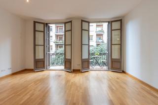 Appartement  Carrer de calàbria. Encantador piso en finca modernista de 1920