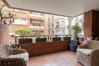 Dúplex  Carrer de calaf. Magnífica vivienda dúplex de 203m2 construidos con amplios espac