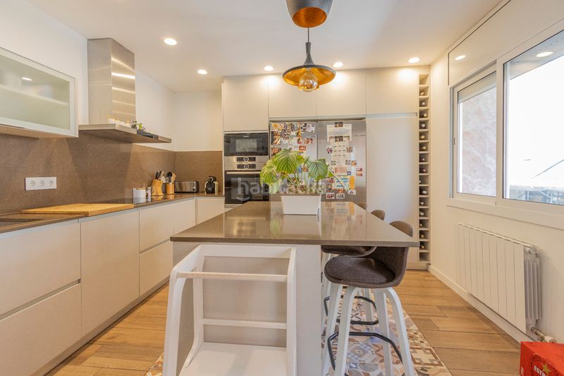 Foto 86418332-8ecb-498e-bdb6-ceb8e6a35aa0. Pis amb calefacció a Tres Torres Barcelona