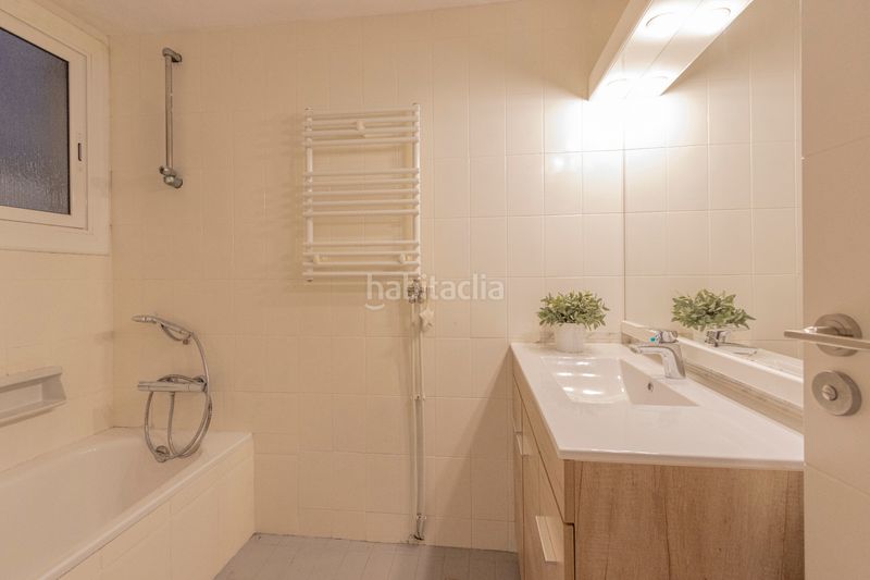 Foto a58df35f-74cc-4e04-b26c-83bb2b645130. Pis amb calefacció a Tres Torres Barcelona