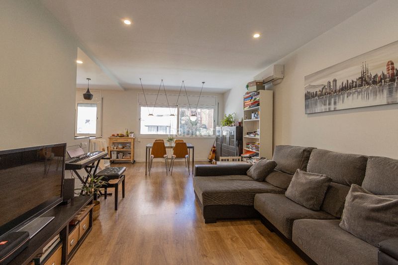 Foto fd549fcc-0b44-41ee-a525-374d41c88acc. Pis amb calefacció a Tres Torres Barcelona