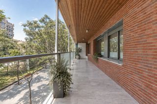 Piso  Carrer de can ràbia. Amplio piso con inmejorable ubicación junto multicines sarriá, g