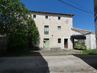 Casa a Calle san juan 25. Zona villaracayo, casa con terreno