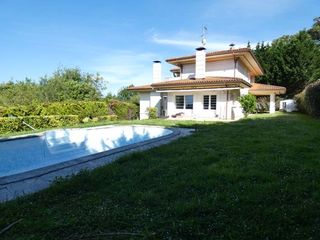 Chalet  Artetxeta kalea. Venta de chalet individual con piscina en la bilbaina