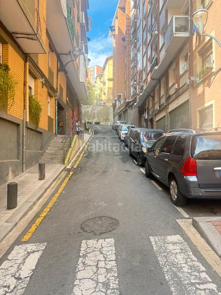 Foto 5e00ad35-0f1e-4ff3-ae95-1f9120b92012. Parking voiture dans Barrio de Uribarri Bilbao