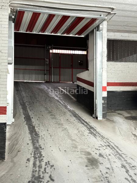 Foto b6e46348-b606-495f-9633-6041749d861d. Parking voiture dans Barrio de Uribarri Bilbao