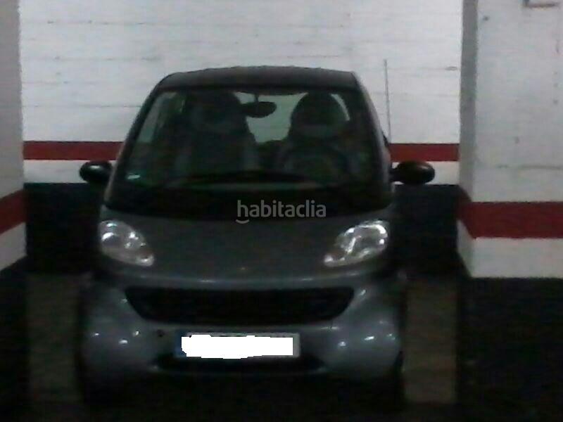 Foto cef17ace-6234-49cf-b92a-63b45fc0800f. Parking voiture dans Barrio de Uribarri Bilbao