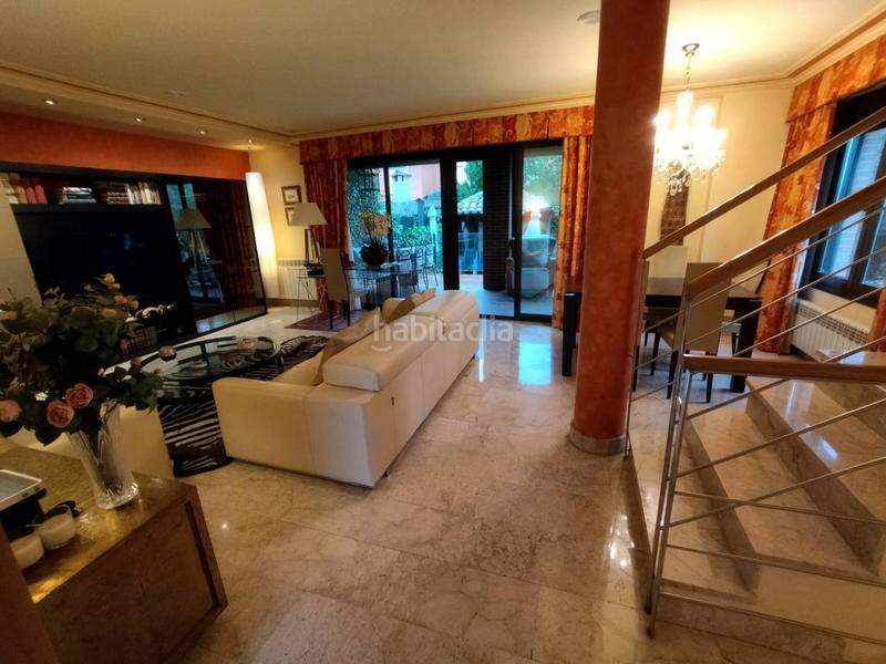 Foto 7a6cd7ed-0bce-43eb-865f-74074adb2c7f. Chalet  en travesía de madrid en Lardero