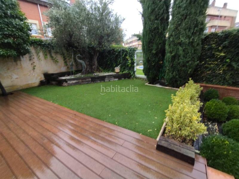 Foto cc183c0e-8677-4fa4-b619-2be2ecd76ab8. Chalet  en travesía de madrid en Lardero