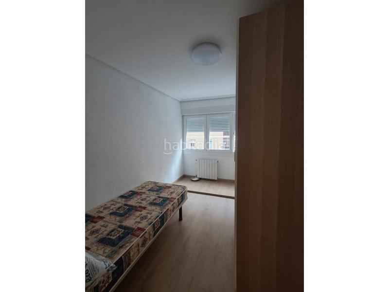 Foto dd4ba577-bd0f-46bc-b570-8e4fdc70821c. Alquiler piso avenida de la paz en Residencia Logroño