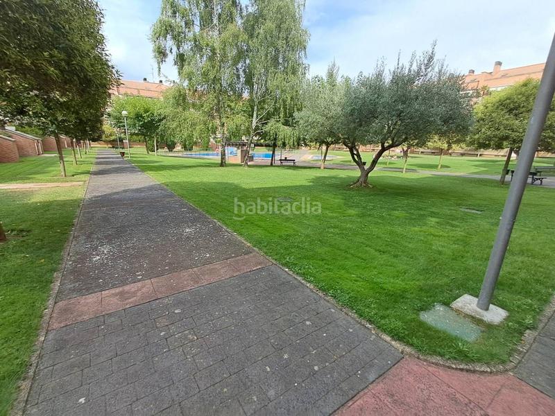 Foto e5a9d122-50aa-475f-b56d-619fa9be6ca4. Casa adosada chalet en venta en La Cava - Fardachón Logroño