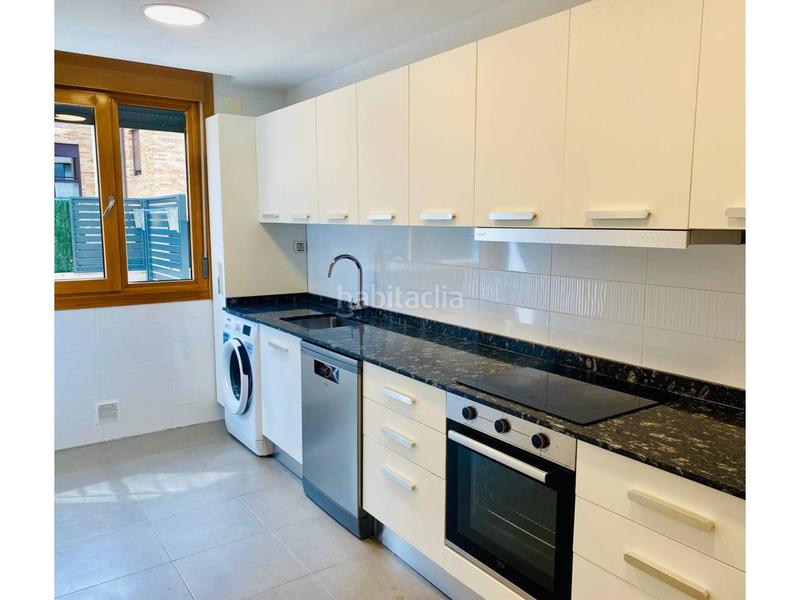 Foto 4f49ef43-d813-4b92-92fe-a85415fd86ad. Pis amb calefacció aparcament piscina a La Cava - Fardachón Logroño