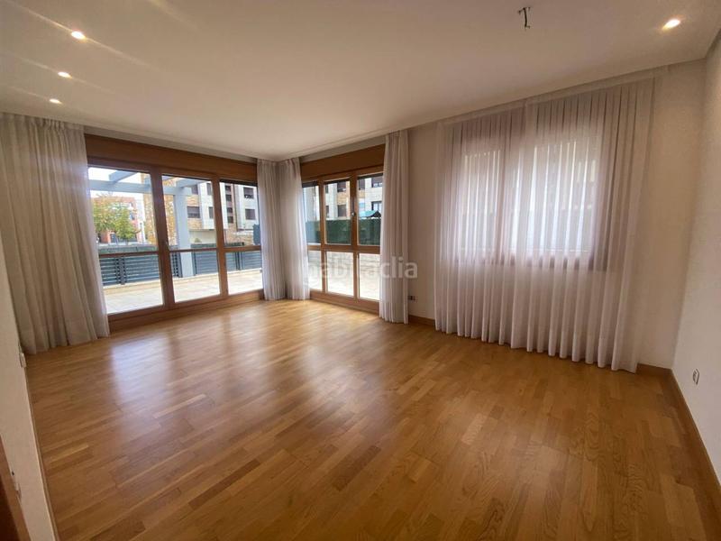 Foto a263b89f-2d4a-4b11-8004-a5ee5a99dbc8. Pis amb calefacció aparcament piscina a La Cava - Fardachón Logroño