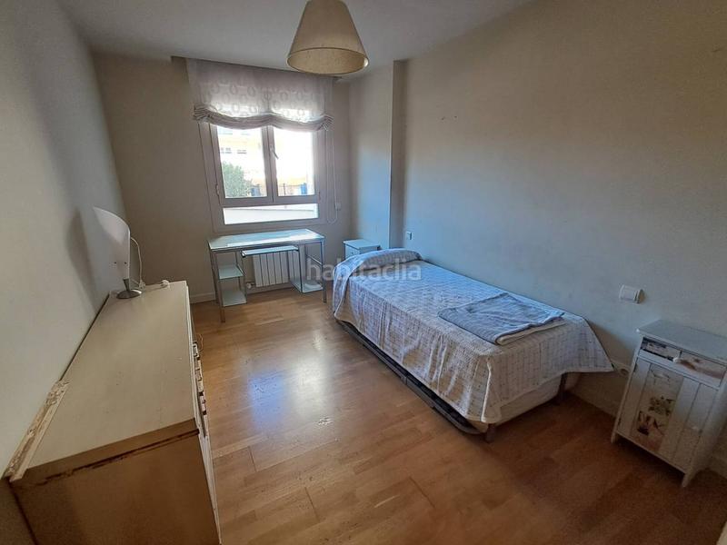 Foto 08e98071-983b-4919-a162-000592bc957c. Pis amb calefacció aparcament piscina a Cascajos - Piqueras Logroño